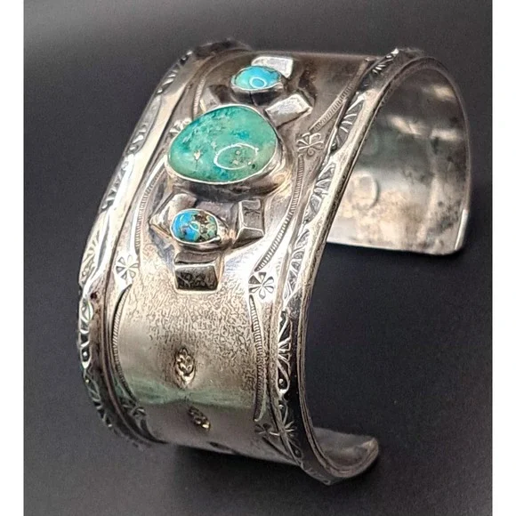 Vintage Navajo 3 Stone Turquoise SS Wide Cuff Bracelet~ - Picture 7 of 14